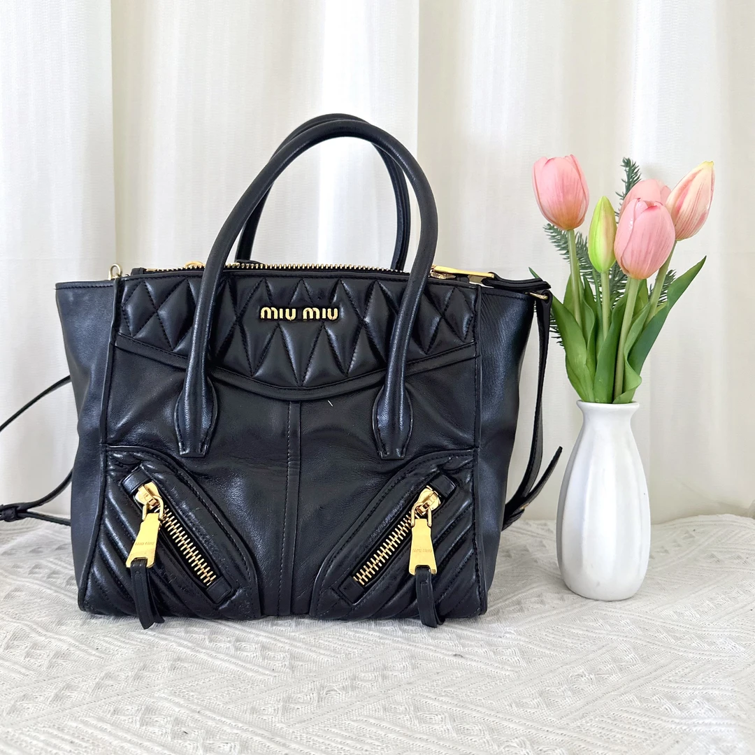 95新 MIU MIU/缪缪 黑色机车包