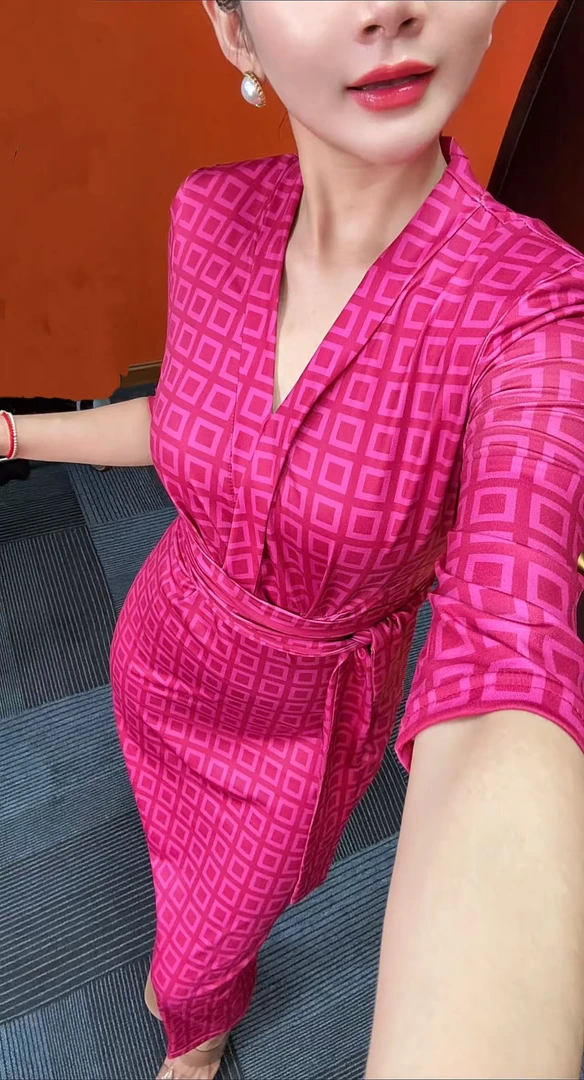 喜喜家【心动日记】水晶麻纱夏季新款性感V领绑带收腰修身裙33882