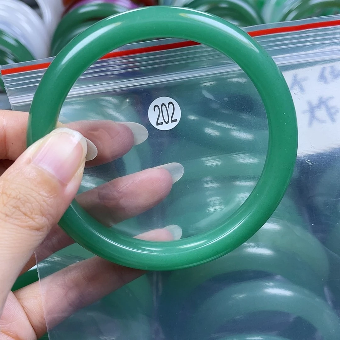 【闪购商品】未镶嵌手镯石英岩玉65