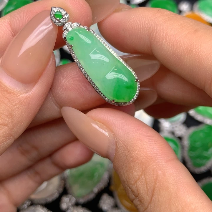 翡翠18K金镶嵌吊坠(不含链)