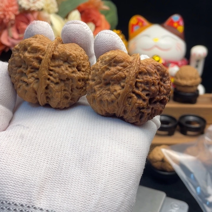 文玩核桃把件云南铁核桃46