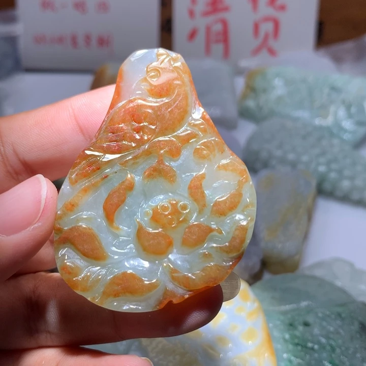 翡翠未镶嵌颈饰保真天然A货缅甸翡翠