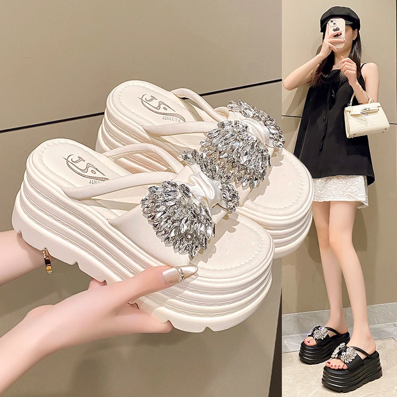 绝美厚底凉拖鞋女外穿2025新款夏高级感水钻蝴蝶结配裙子增高拖鞋