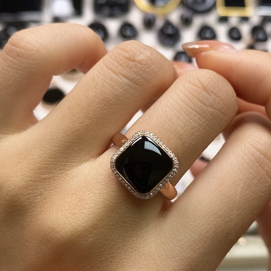 翡翠18K金镶嵌戒指