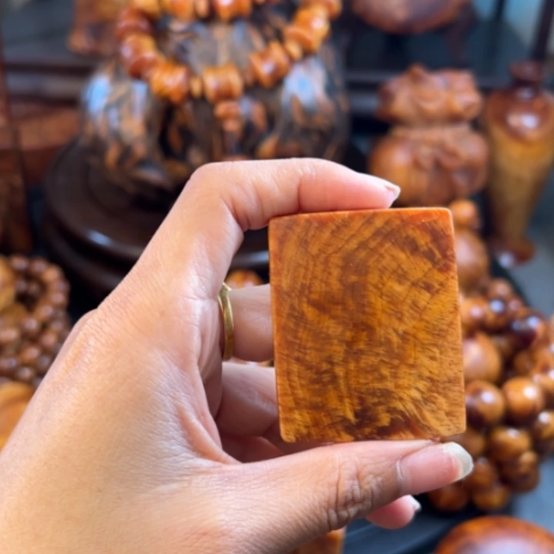 【闪购商品】松木（琥珀木）把件