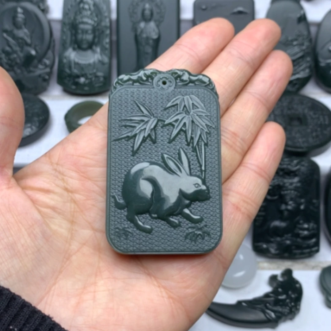 【闪购商品】和田玉颈饰未镶嵌双面雕刻