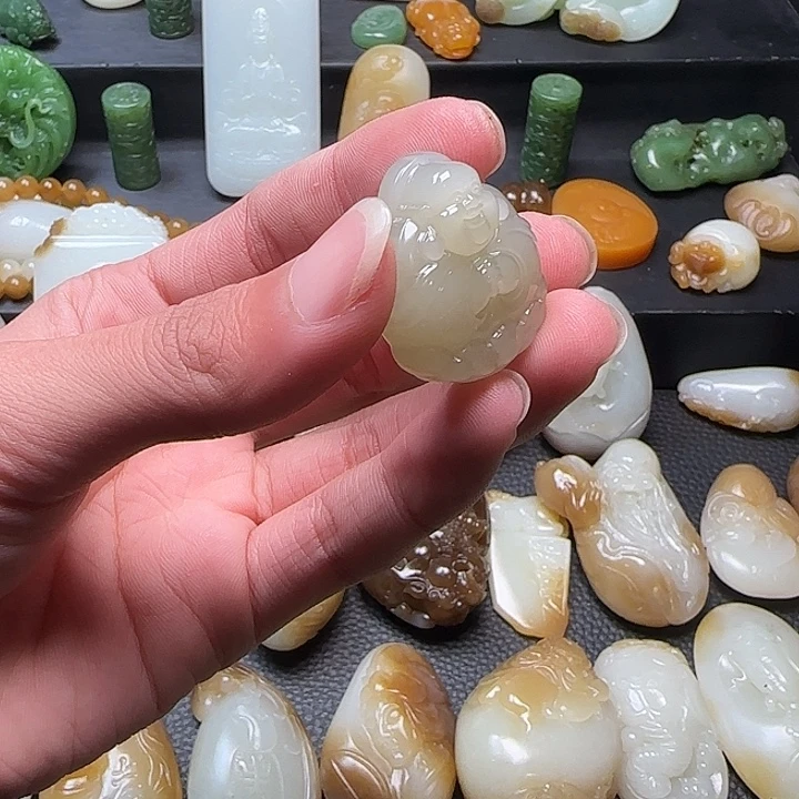 和田玉未镶嵌颈饰