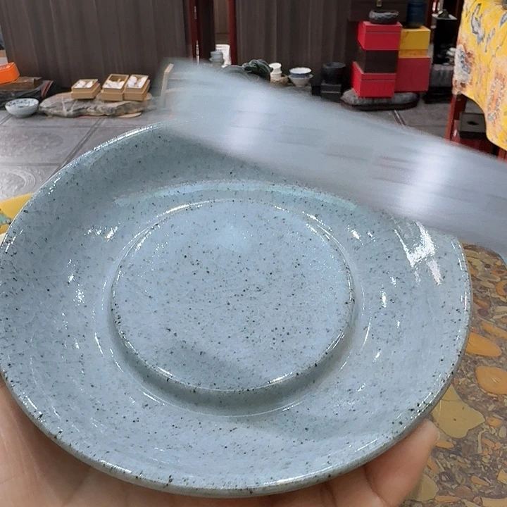 壶承一个，瓷。。。品茗