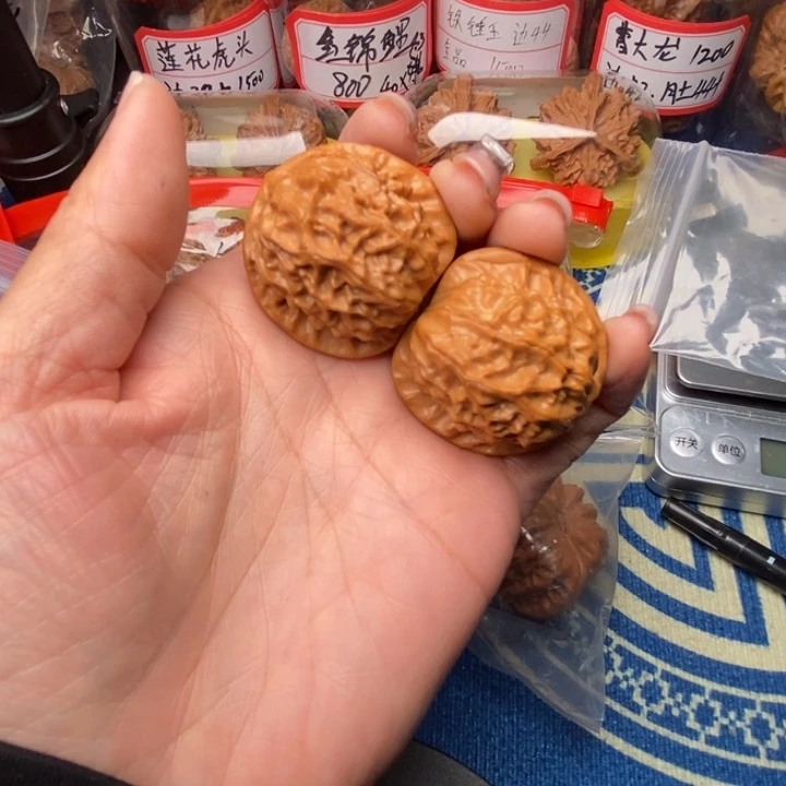 吊坠桃核瓷娃娃37