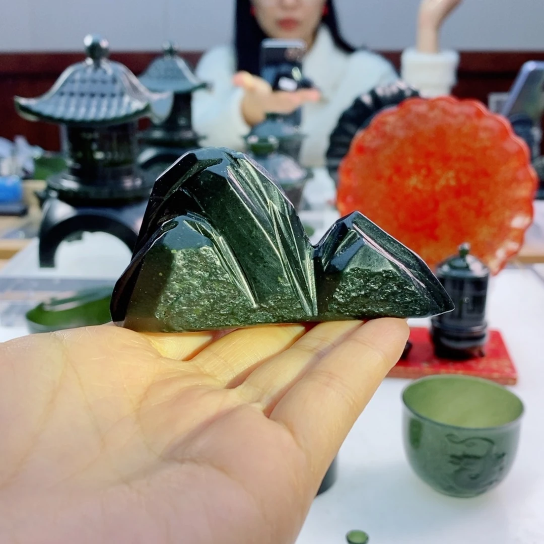 未镶嵌和田玉摆件