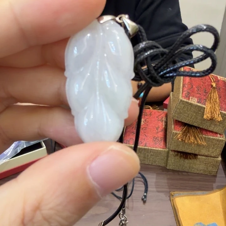 翡翠未镶嵌挂件叶子