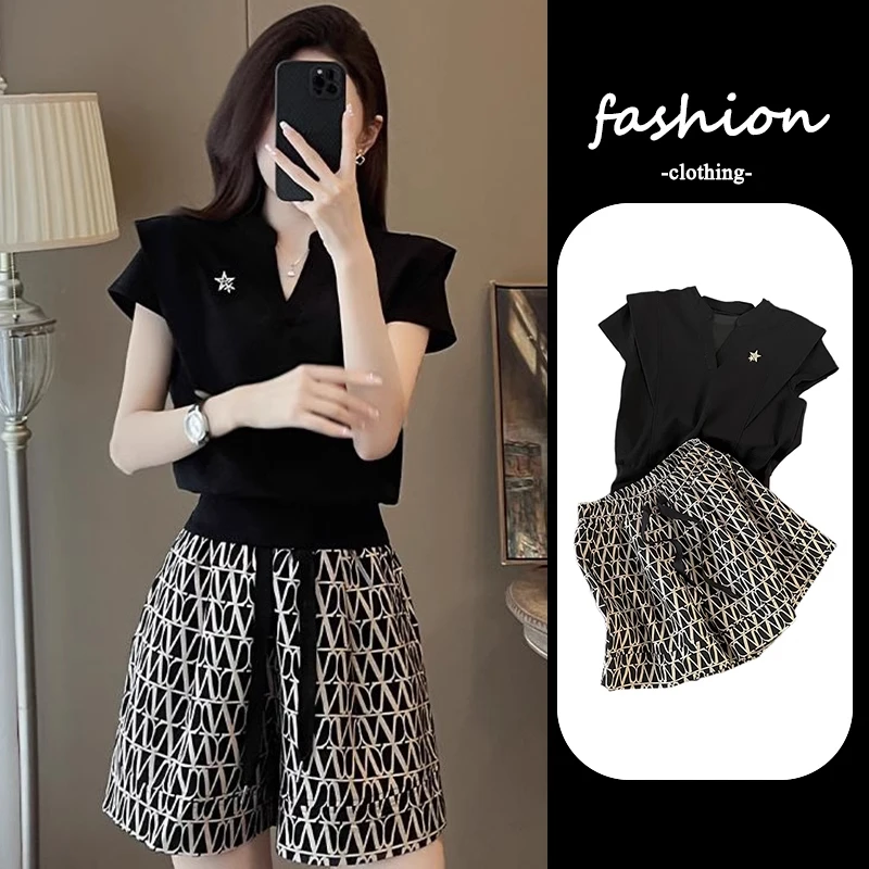 2025夏新款休闲套装女时尚显瘦气质设计感V领短袖上衣短裤两件套