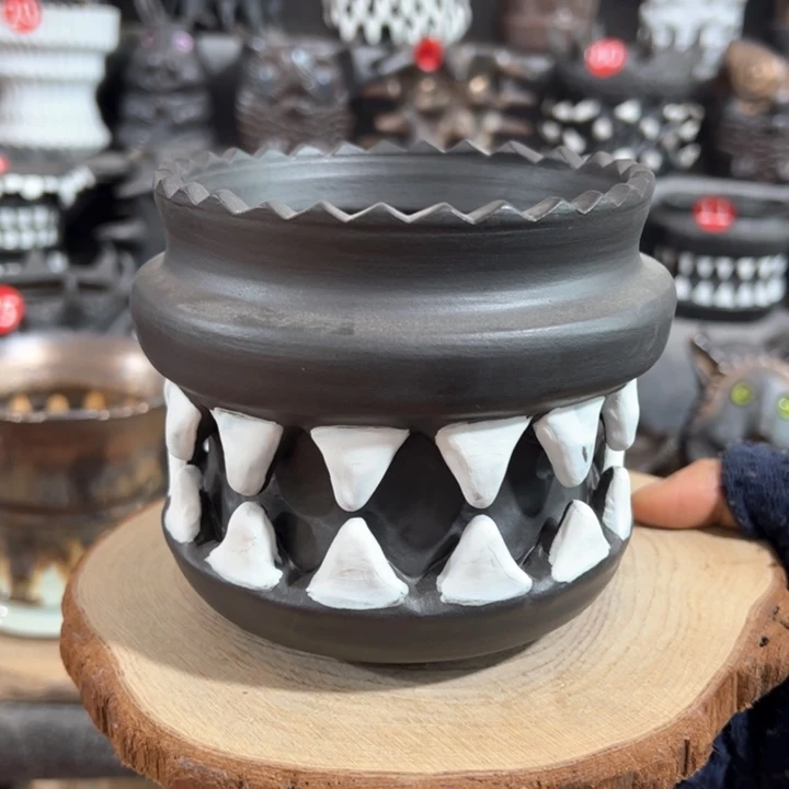 紫砂花盆微小手工制作痕迹，内口10.2外高10.5