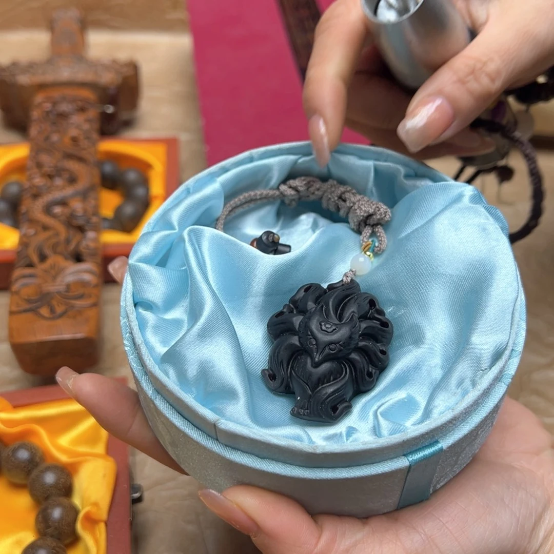 大叶紫檀（黑酸枝木类）