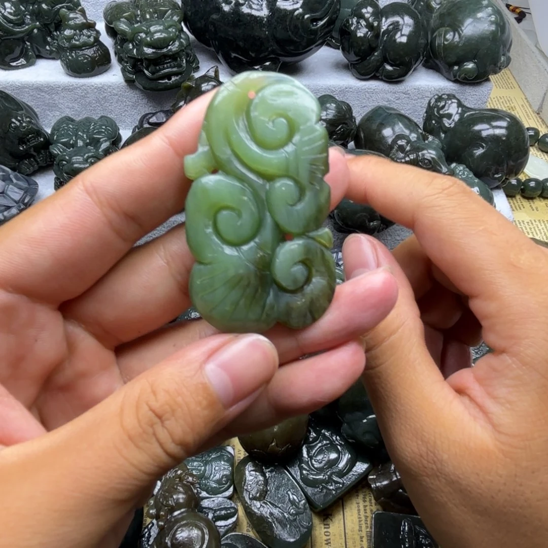 有***灰颈饰未镶嵌和田玉（糖玉）