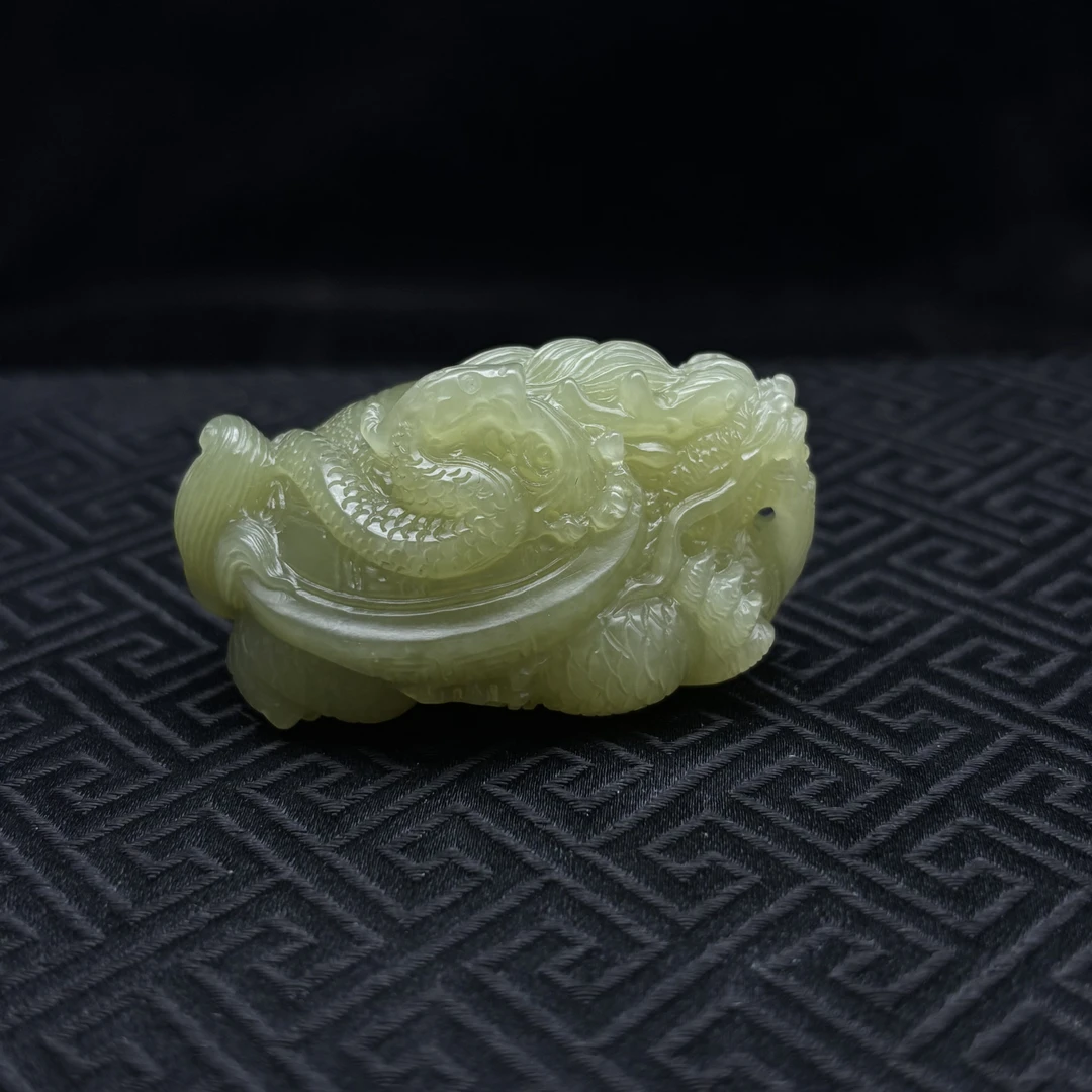 lot31和田玉黄玉龙纹把剑/保利