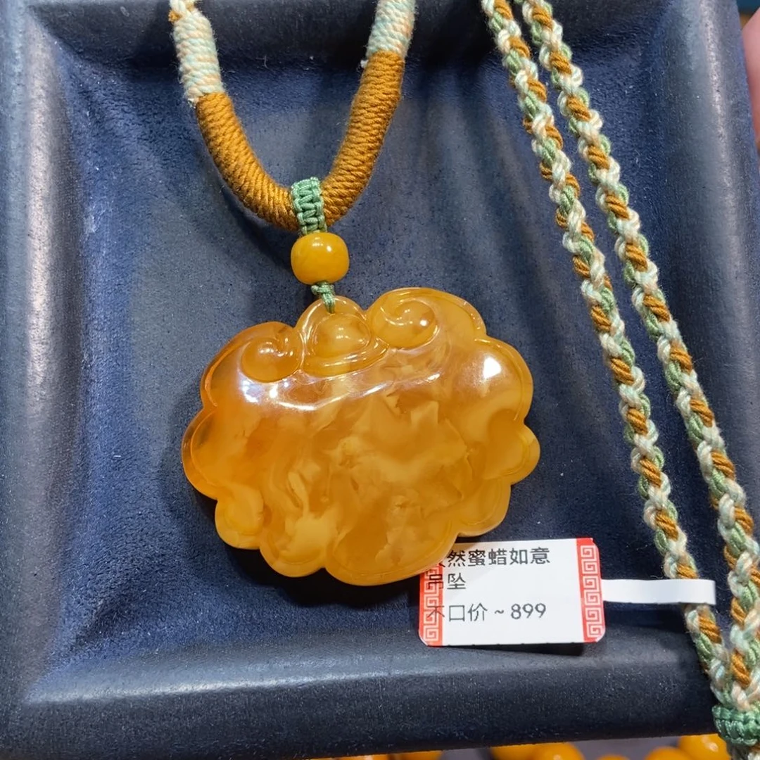 琥珀未镶嵌颈饰蜜蜡