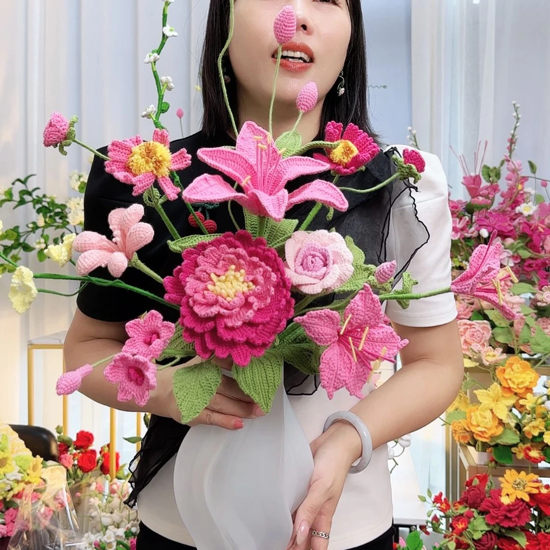 莱赛尔纤维棉手工钩织牡丹百合花束
