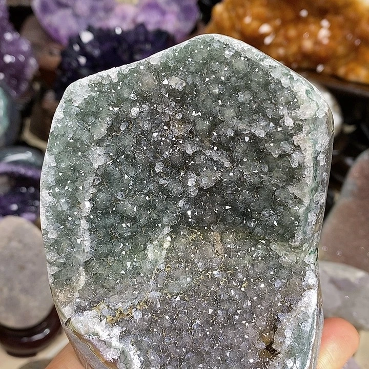紫晶未镶嵌大型摆件（非配饰）