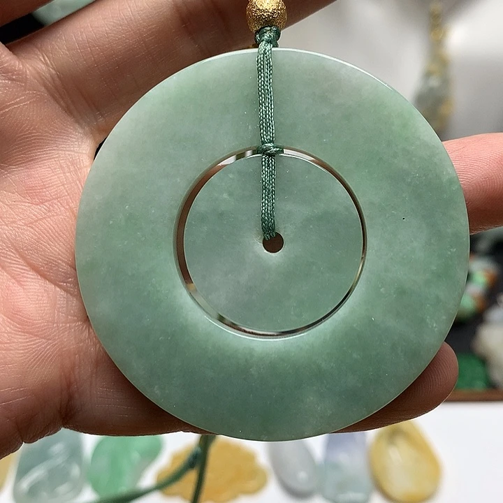 翡翠未镶嵌颈饰天然A货翡翠