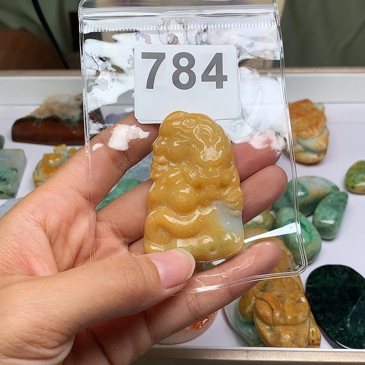翡翠未镶嵌颈饰?翡翠