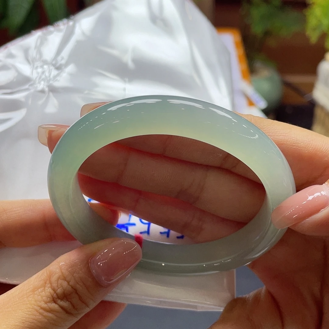翡翠未镶嵌手镯75 号链接