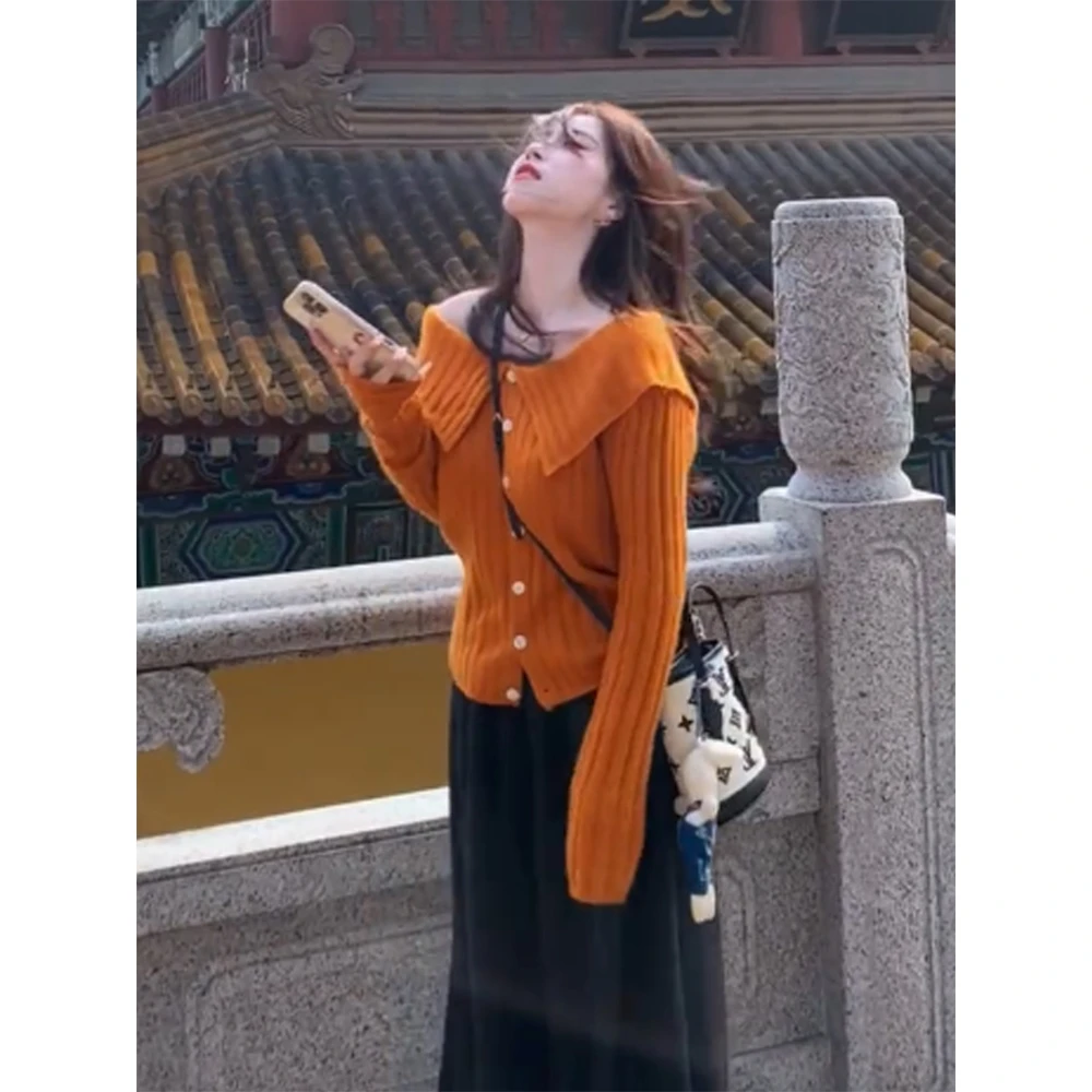 韩版秋冬翻领一字肩露肩针织衫显瘦温柔气质长袖毛衣上衣