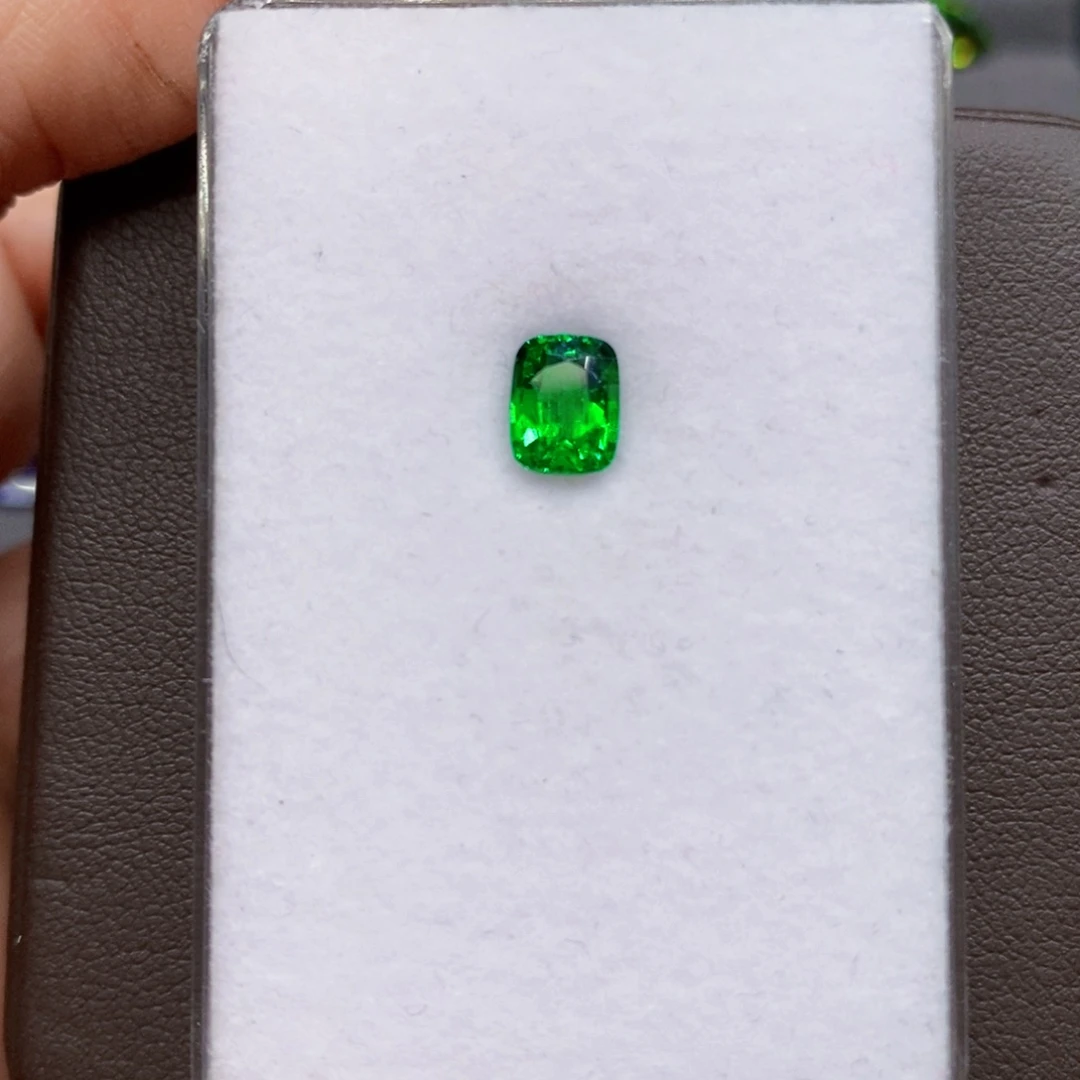 石榴石（沙弗莱）未镶嵌裸石