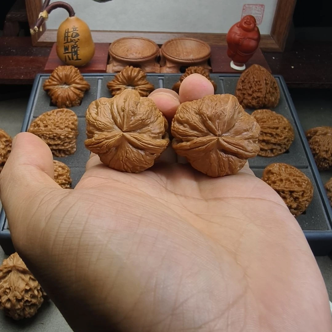 文玩核桃吊坠39独占鳌头