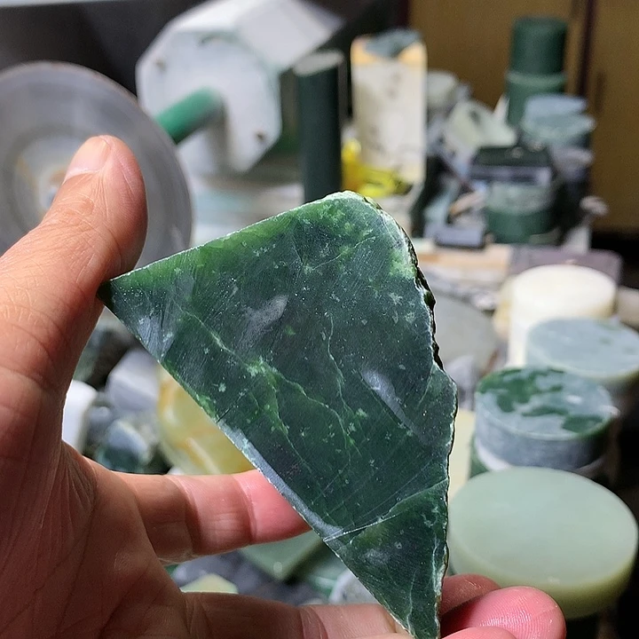 颈饰未镶嵌和田玉（糖玉）