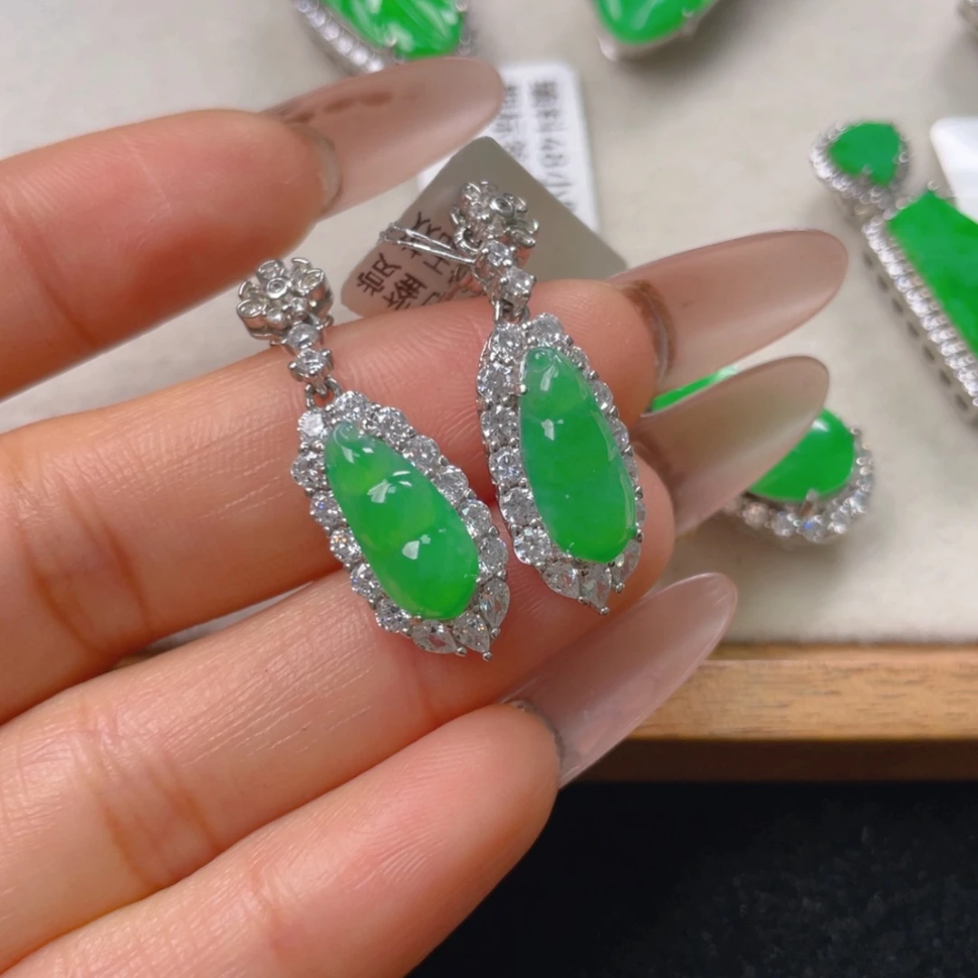 翡翠颈饰银S925镶嵌翡翠