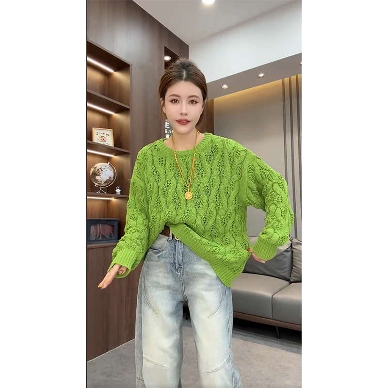 欧货2025秋冬新款减龄绿色麻花编织圆领针织毛衣衫休闲显瘦上衣女