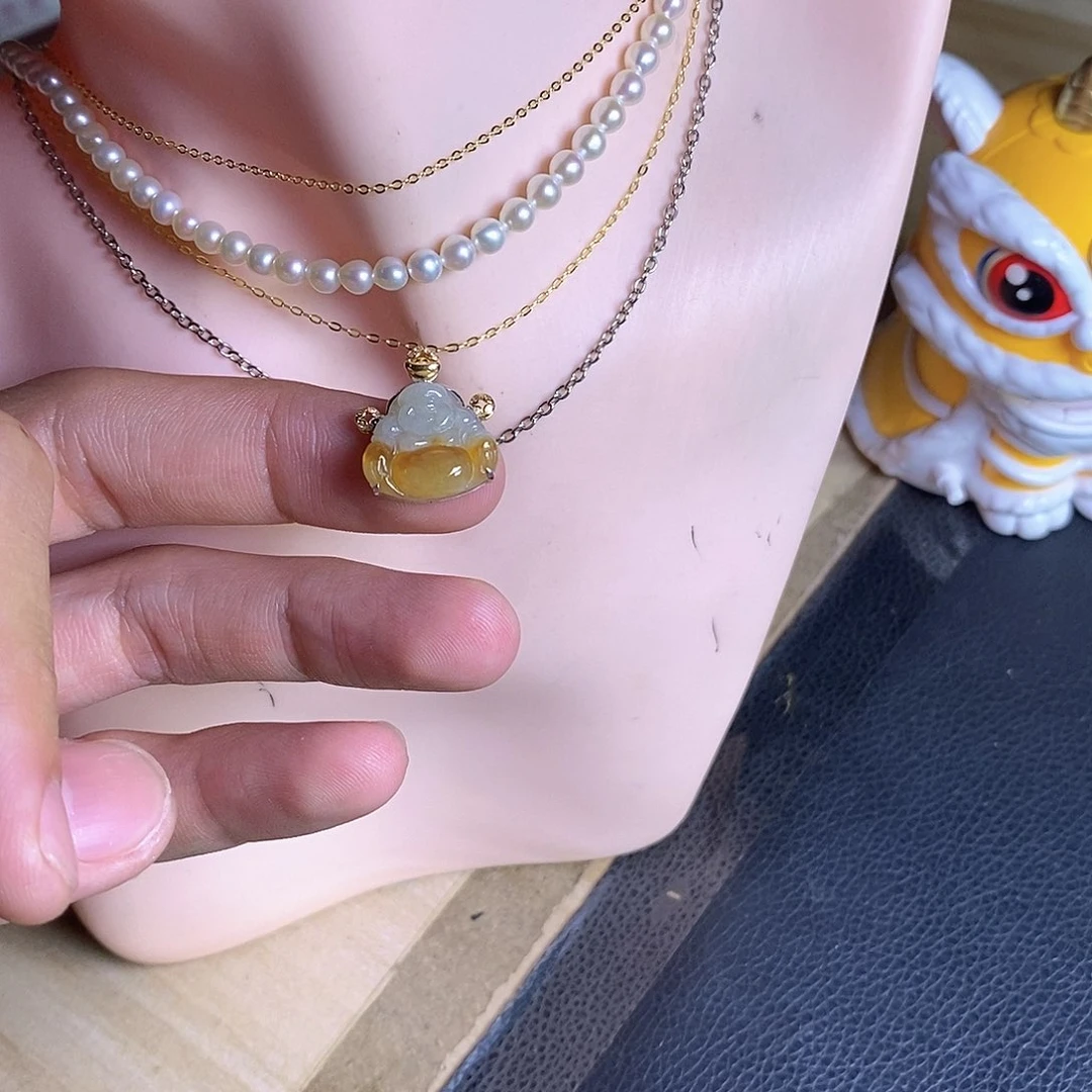 颈饰18K金镶嵌翡翠