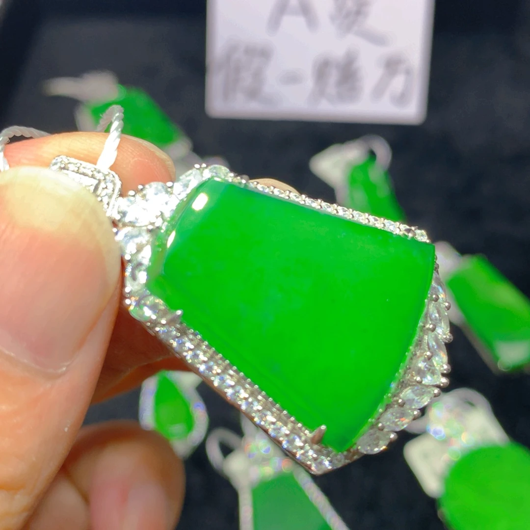 颈饰银S925镶嵌翡翠