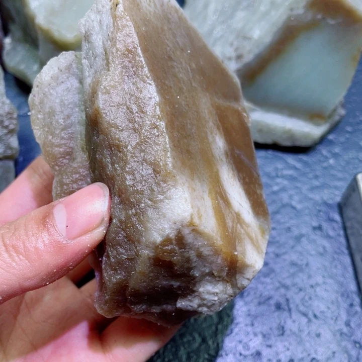 和田玉未镶嵌珠宝半成品