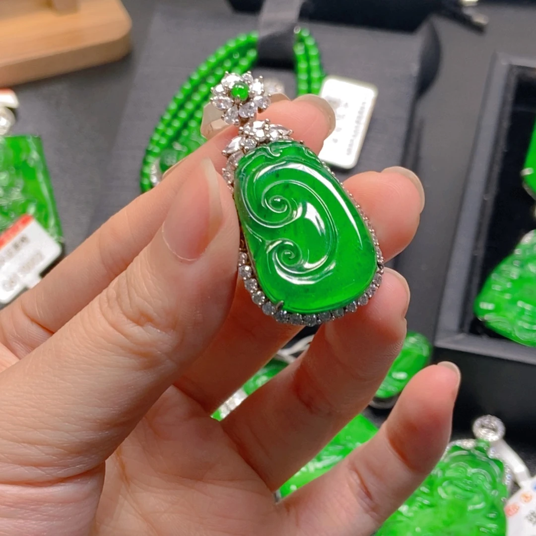 翡翠未镶嵌吊坠(不含链)