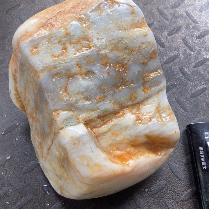 和田玉未镶嵌颈饰O****g