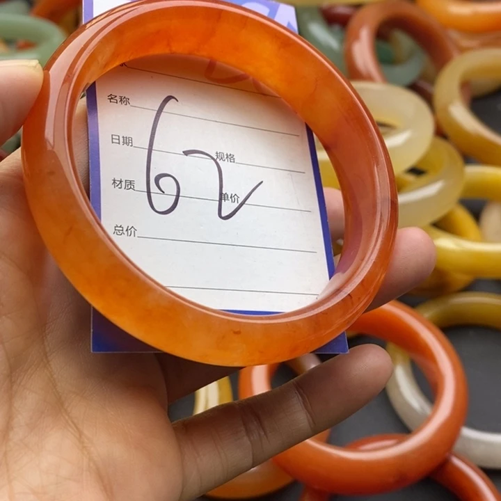 未镶嵌手镯石英质玉