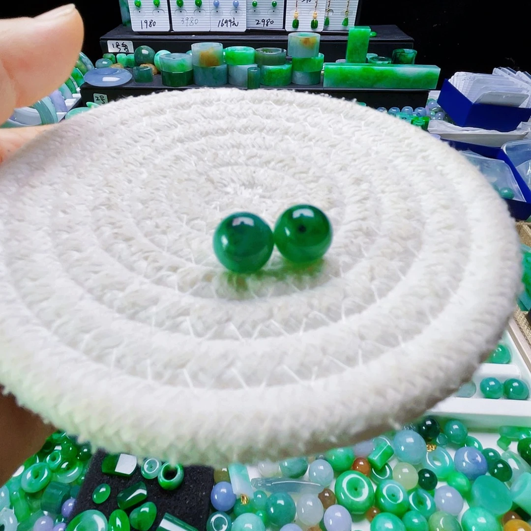 散珠翡翠卡10.7mm圆珠一对