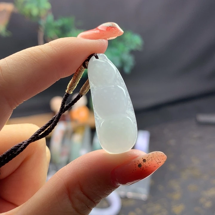 定制翡翠未镶嵌福豆