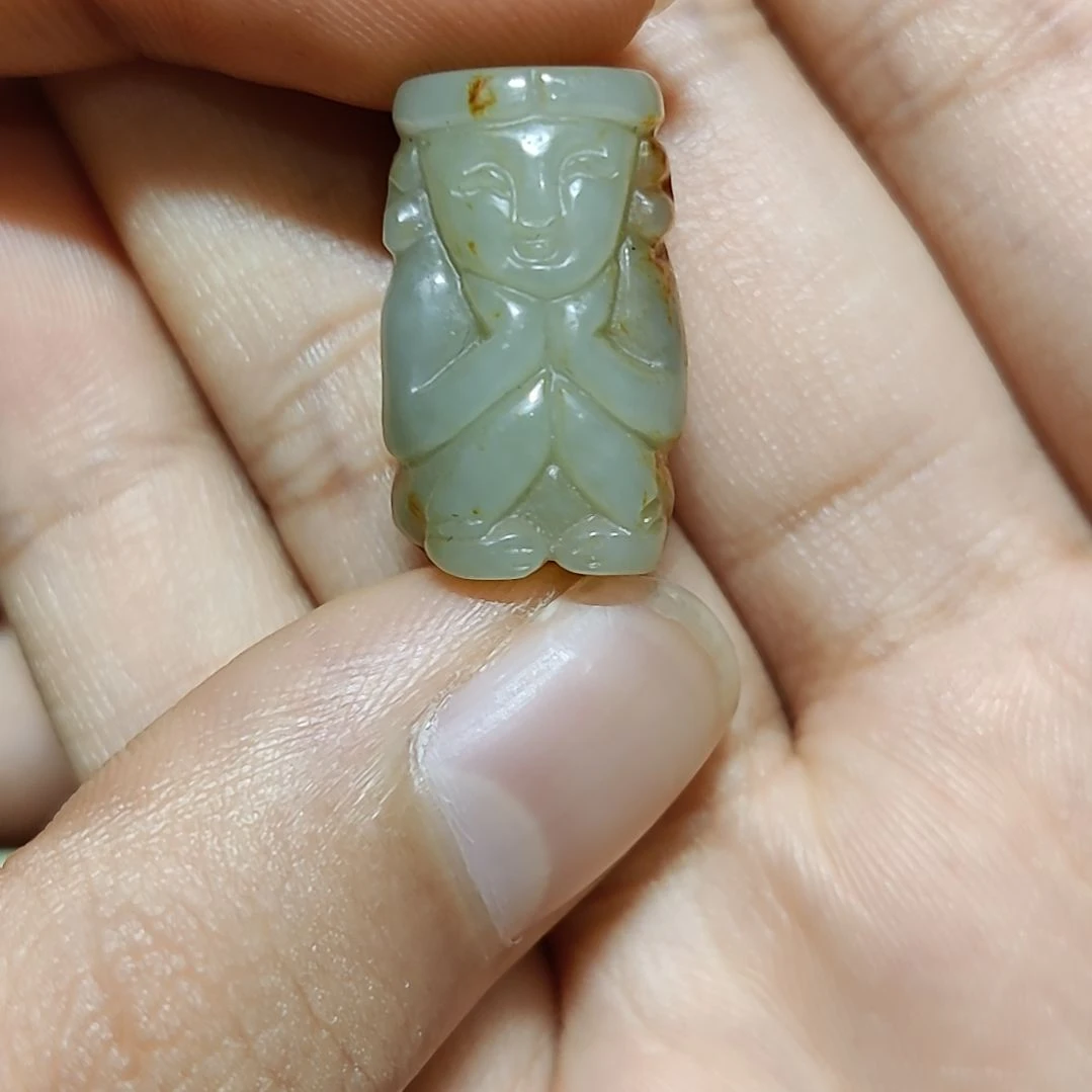 透闪石质玉未镶嵌颈饰