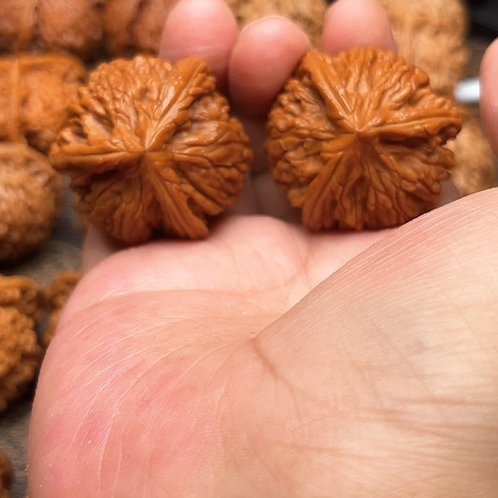 文玩核桃吊坠五*哥The first