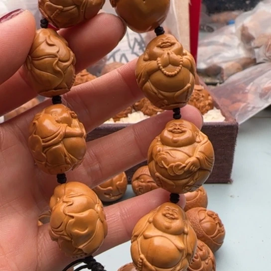 橄榄核手串雕刻工艺