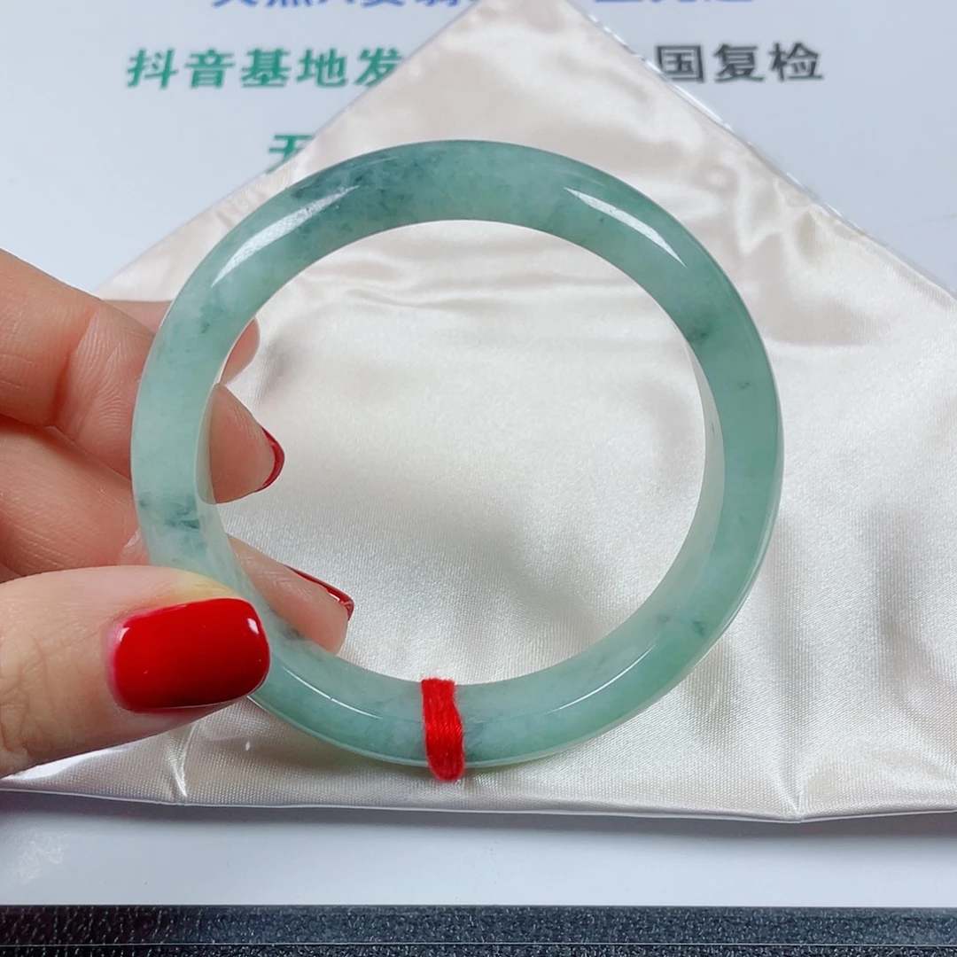 翡翠未镶嵌手镯圈口61.7宽12.9厚8.8