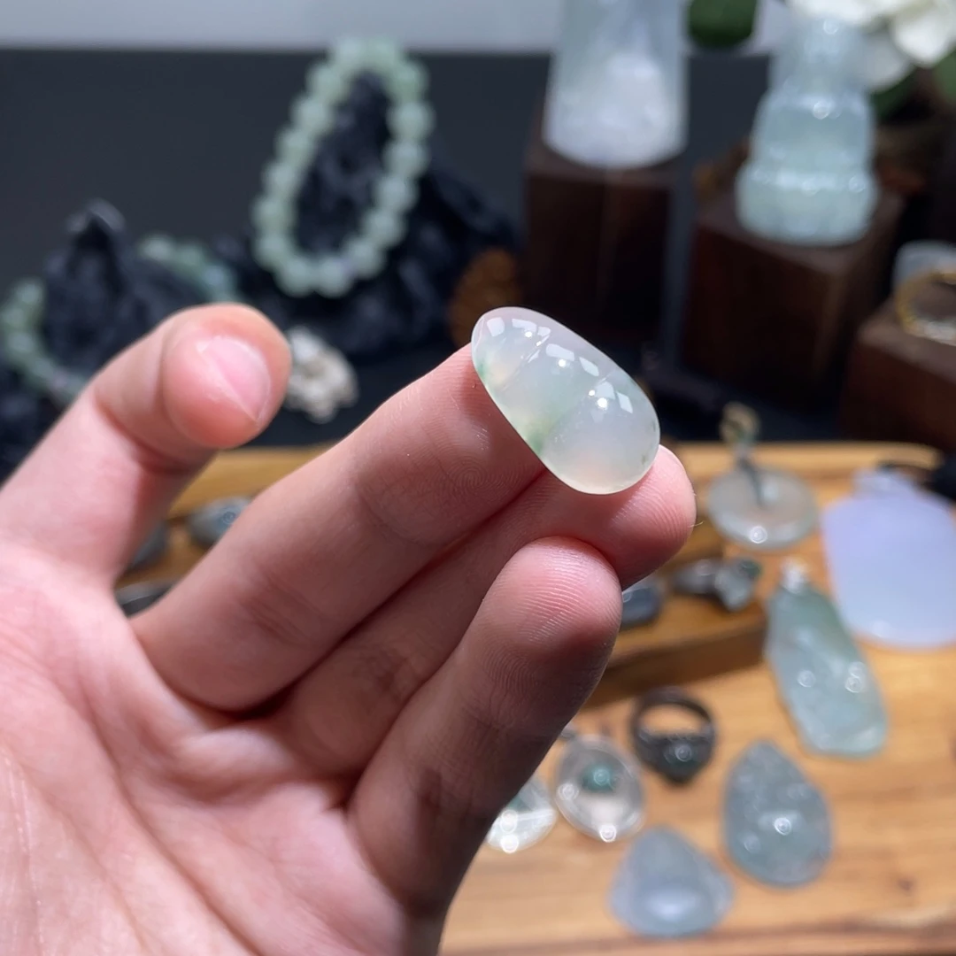 定制翡翠未镶嵌吊坠