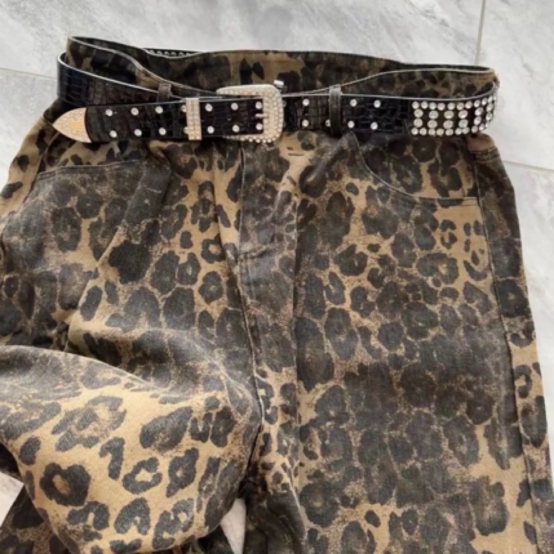 大码豹纹宽松牛仔裤 送腰带