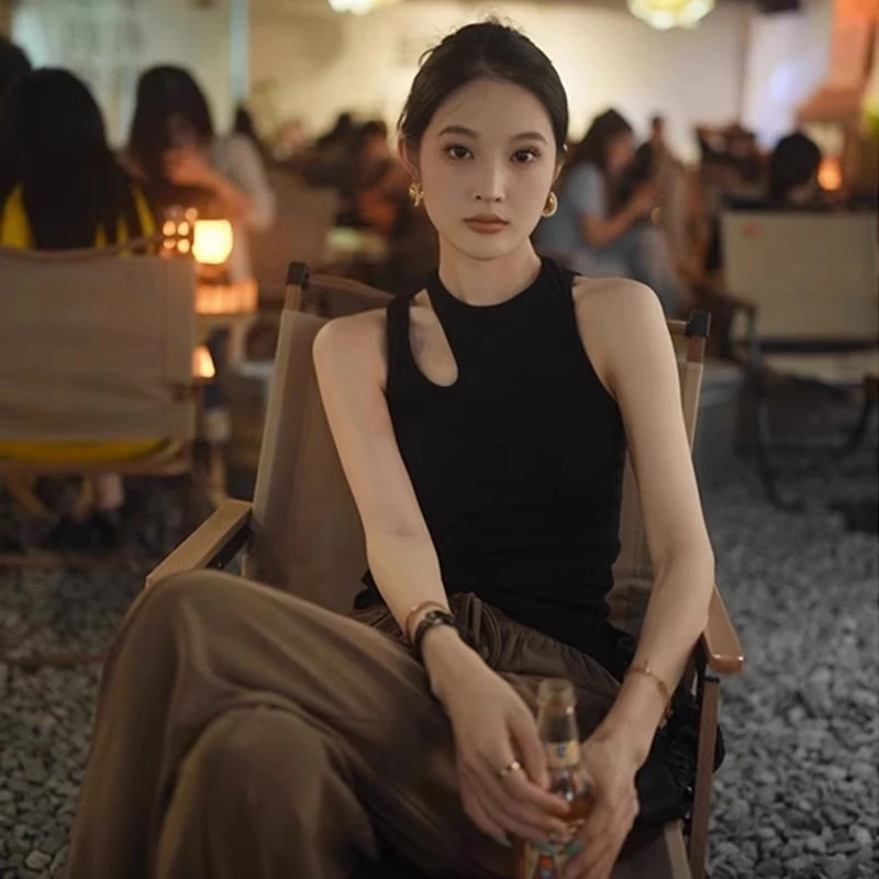 秋季内搭甜辣小上衣设计感独特精致别致绝美黑色无袖吊带背心外穿