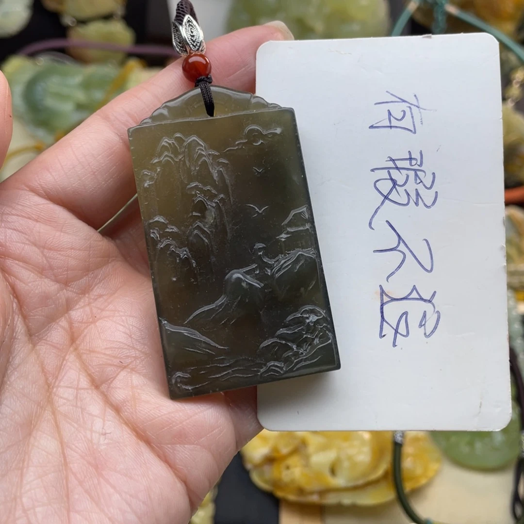 蛇纹石玉颈饰未镶嵌