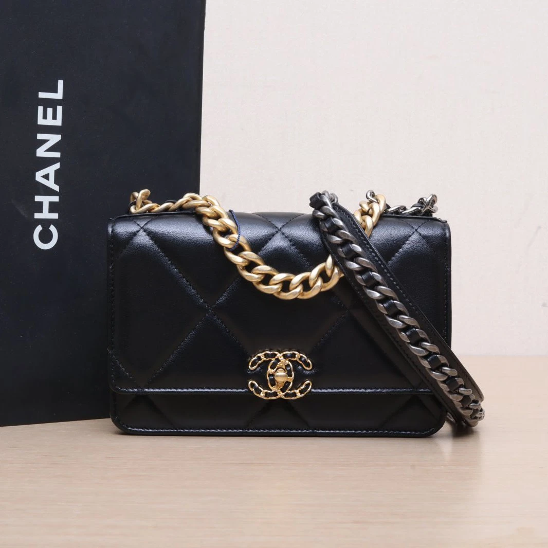 未使用 Chanel/香奈儿 【小花念念】19BAG 旋钮WOC 芯片开 金银包