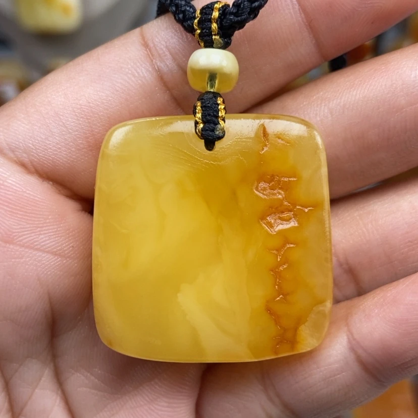 【闪购商品】琥珀颈饰未镶嵌